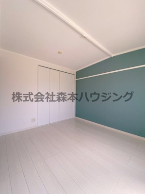 【寝室】 | 　春日ダイヤモンドハイム | 落ち着いて過ごせるお部屋なので、寝室にいかがでしょうか