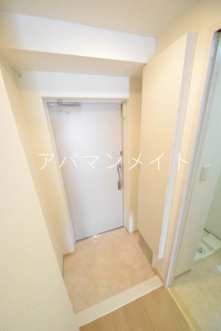 【玄関】 | TWINSYAMAKIⅡ | 収納もある玄関です