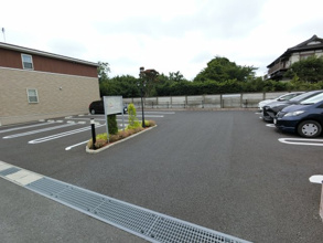 【駐車場】