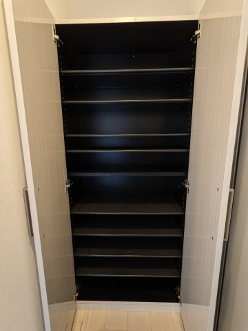 ハーモニーテラス河岸町の玄関|シューズボックス