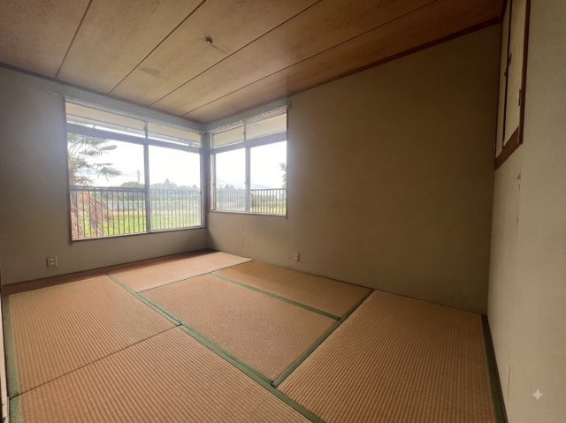 野木町友沼｜田園風景を望む、開放感のある庭付き中古戸建の和室|2F和室1