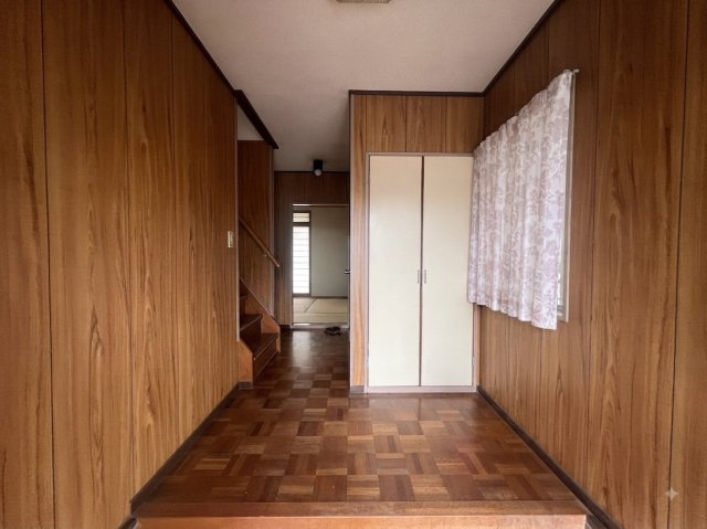 野木町友沼｜田園風景を望む、開放感のある庭付き中古戸建の玄関