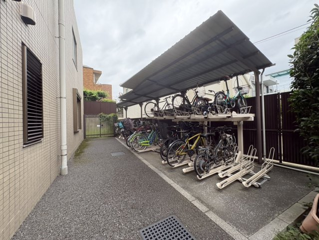 ザ・パームス東中野Ⅱの駐輪場