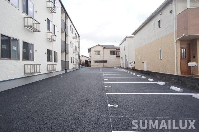 ネオステージ龍田の駐車場