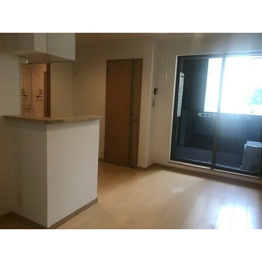 REGALEST-KLC川西2の居間