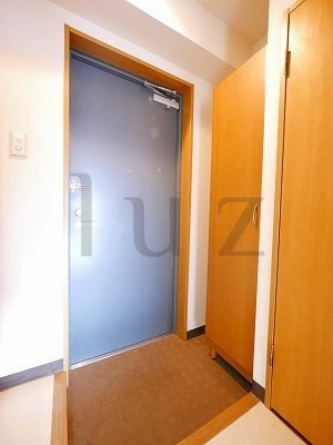 ロイヤル白楽の玄関