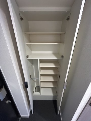 プレサンス西中島南方セレストの収納