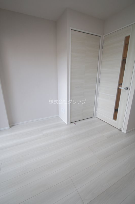 Le'a横濱阪東橋弐番館の洋室