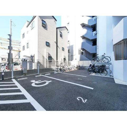 【駐車場】