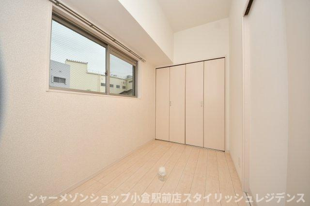 ERIOS COURT 中津口の洋室