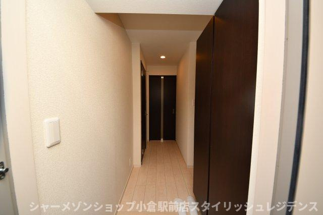 ERIOS COURT 中津口の玄関