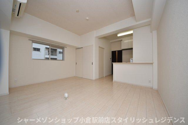 ERIOS COURT 中津口の居間・リビング