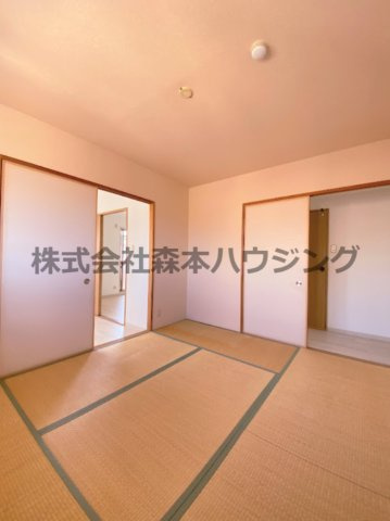 【和室】 | 　ラフィネ星田 | 柔らかい畳が心地よい和室