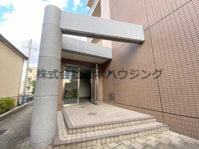 【エントランス】 | 　ラフィネ星田 | 清潔なエントランスです