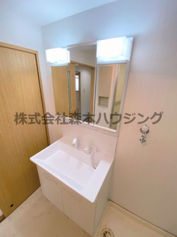 【独立洗面台】 | 　ラフィネ星田 | 独立洗面台、朝の身支度には欠かせません