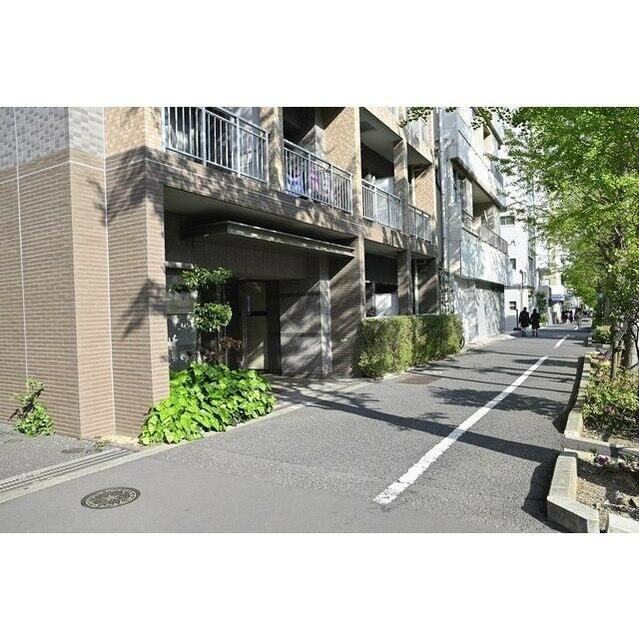 エコロジー白山レジデンスのエントランス