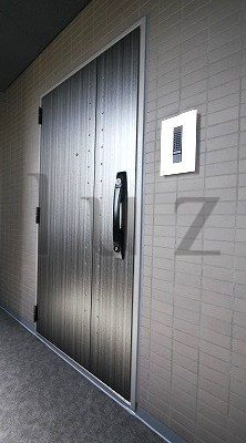 ルミード横浜鶴見の玄関