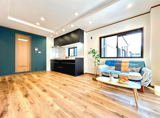 高倉町2丁目戸建の居間・リビング