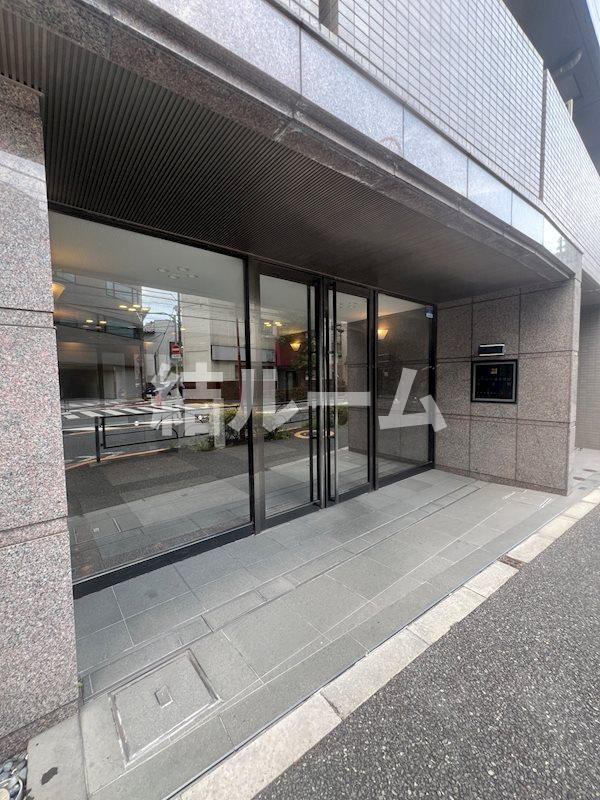 中野区鷺宮２丁目の賃貸マンションのエントランス
