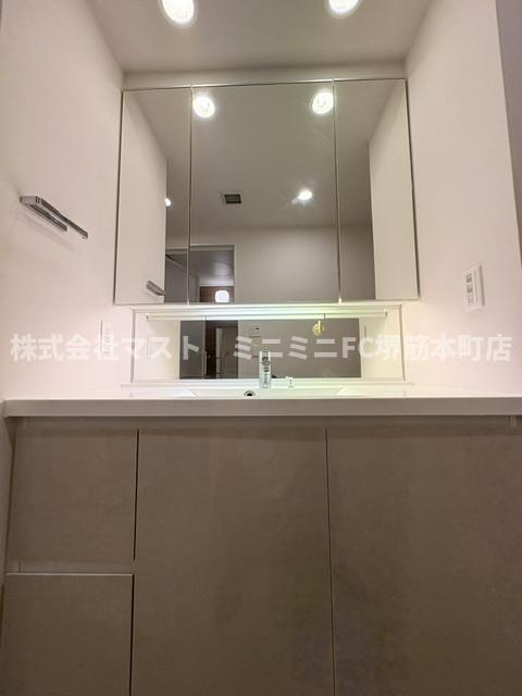 ブランズタワー大阪備後町の洗面所