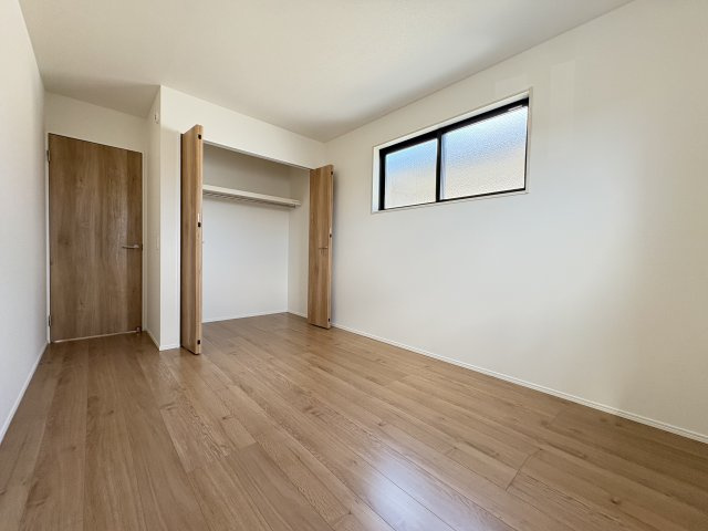 Bloom若松区浜町2丁目2期の洋室|家具の配置がしやすい使い勝手の良い洋室です。