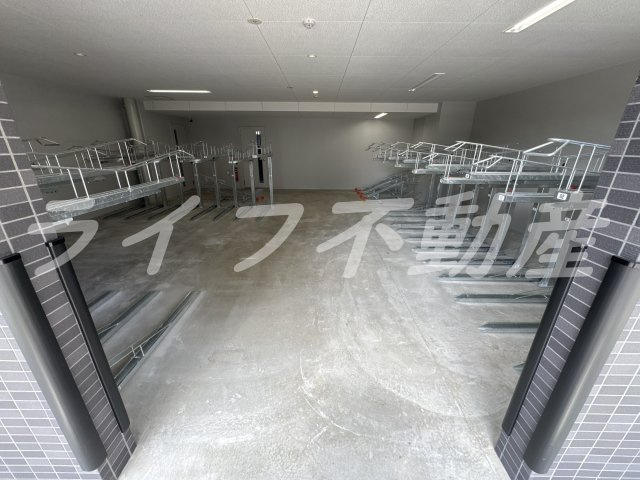 アドバンス大阪メルディアの駐車場|駐車場があるので、車を買う予定の方も安心です