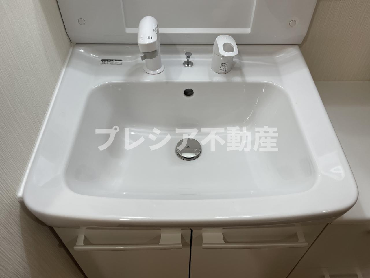 ストリームサイド甲子園の独立洗面台