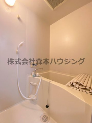【浴室】 | 　ルミエール星田 | 落ち着いた空間のお風呂です