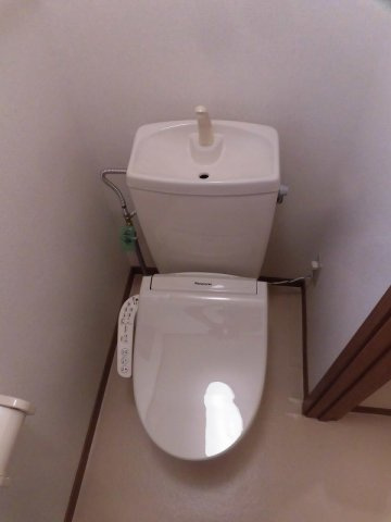 ボニートカーサＢのトイレ|落ち着いた色調のトイレです