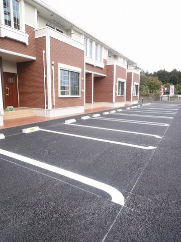 サザンクロスの駐車場|駐車スペースもあります