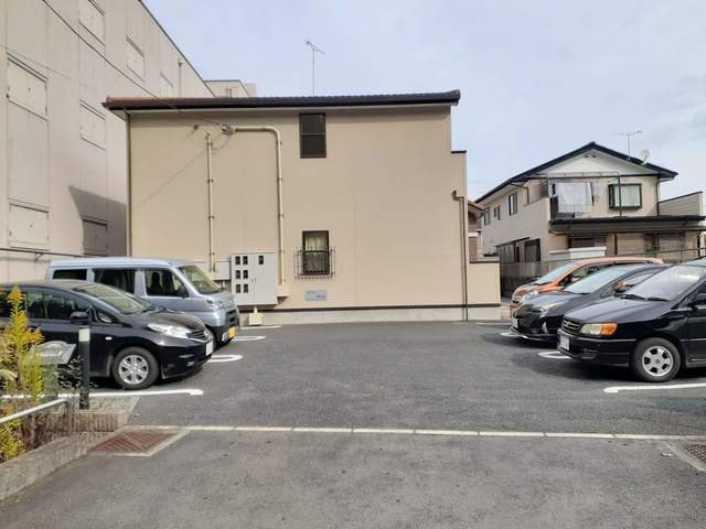 ウィスティリアⅤの駐車場|車をお持ちの方に嬉しい駐車場付きの物件です