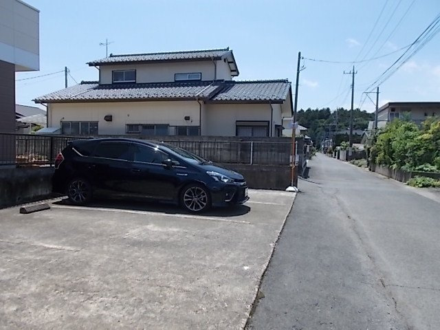 プラドール浜田の駐車場|駐車場です