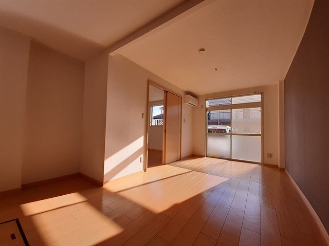 エルディム岡崎Ａの居間・リビング|居間です