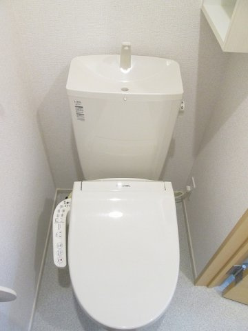 レコルテのトイレ|落ち着いた色調のトイレです