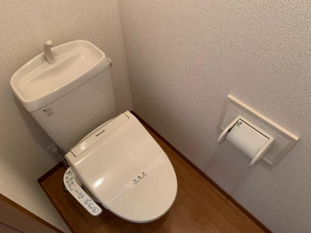 メルベーユコートのトイレ|落ち着いた色調のトイレです