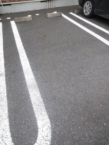 プラシ－ド・フィルⅠの駐車場|カースペースがあります