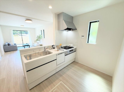 【キッチン】 | 【仲介手数料２６０万円が無料！】■祖師ヶ谷大蔵駅１４分■南庭■住宅性能評価６項目で最高評価■ＺＥＨ | 施工例
諸費用２６０円ＯＦＦキャンペーン！
決算キャンペーン中！
家計応援サービスの限界に挑戦中！
■祖師ヶ谷大蔵駅１４分
■住宅性能評価６項目で最高評価
■南庭あり
■ＺＥＨ水準
■モデルハウスあり