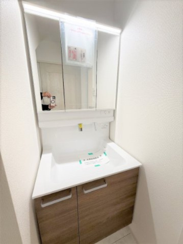 【独立洗面台】 | 【仲介手数料２６０万円が無料！】■祖師ヶ谷大蔵駅１４分■南庭■住宅性能評価６項目で最高評価■ＺＥＨ | 施工例
諸費用２６０円ＯＦＦキャンペーン！
決算キャンペーン中！
家計応援サービスの限界に挑戦中！
■祖師ヶ谷大蔵駅１４分
■住宅性能評価６項目で最高評価
■南庭あり
■ＺＥＨ水準
■モデルハウスあり