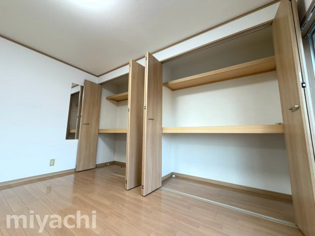 ロイヤルハイツの収納