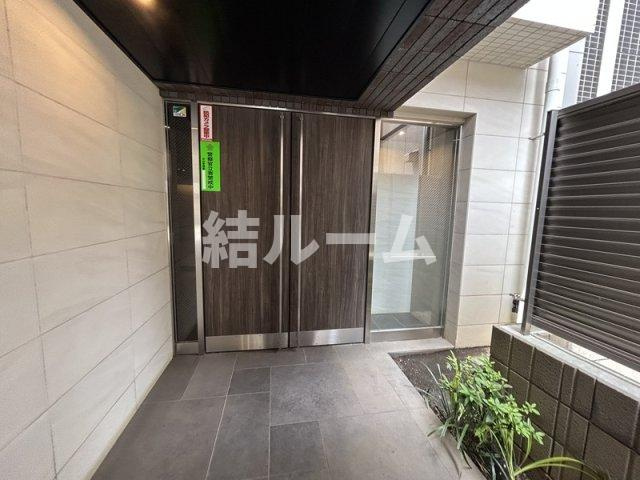 豊島区高田２丁目の賃貸マンションのエントランス
