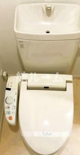 北区中里３丁目の賃貸マンションのトイレ