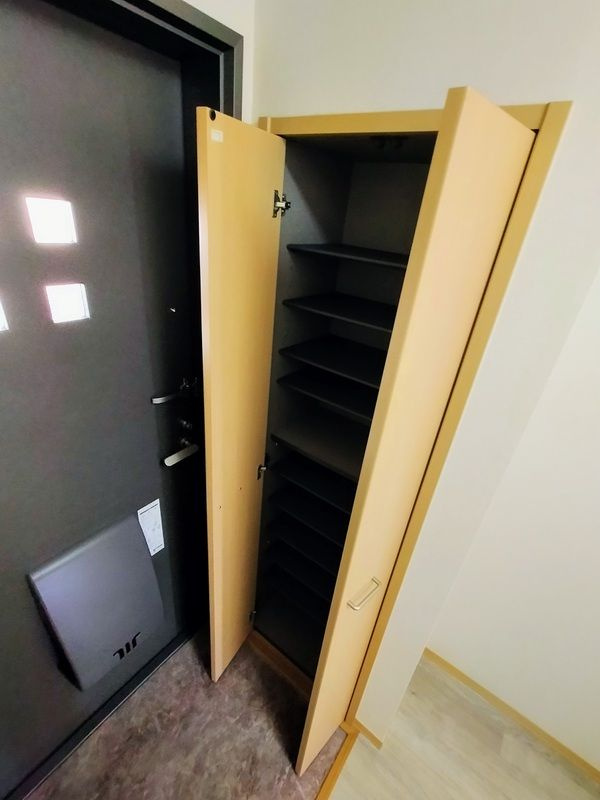 サンプレイスの玄関
