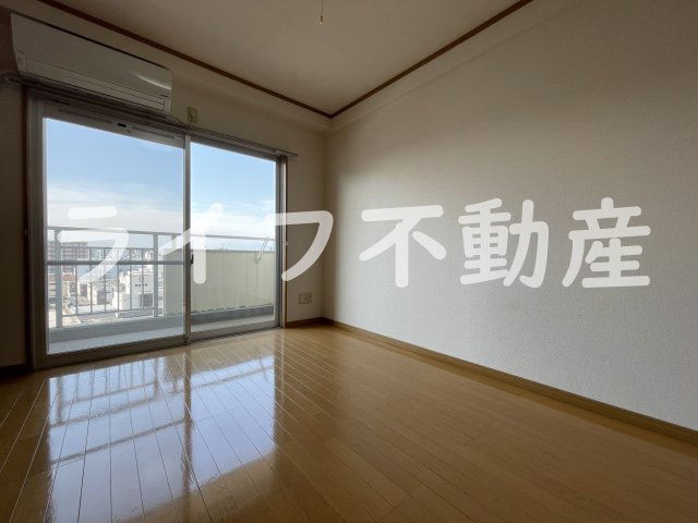 新深江池田マンションの居間・リビング|こちらの居間で趣味の時間をお楽しみください