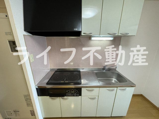 新深江池田マンションのキッチン|コンパクトなキッチンで掃除もラクラク