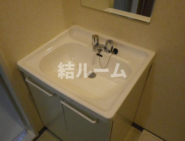 板橋区板橋１丁目の賃貸マンションの洗面所|別号室参考写真