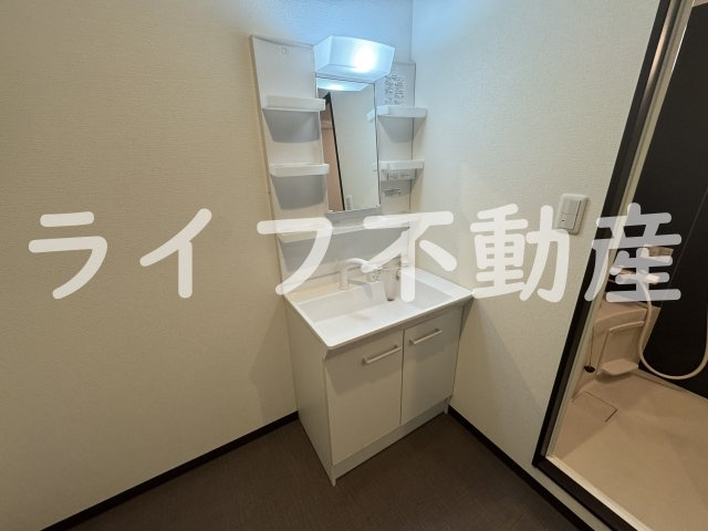 ミワパラディ荒本西の独立洗面台|独立洗面台で身支度をすべて済ませてしまいましょう
