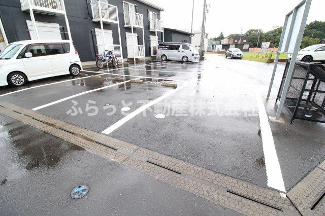 いぶきの丘ハイムパート1の駐車場|駐車場があるので、車を買う予定の方も安心です