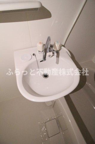 いぶきの丘ハイムパート1の洗面所|コンパクトで使いやすい洗面所