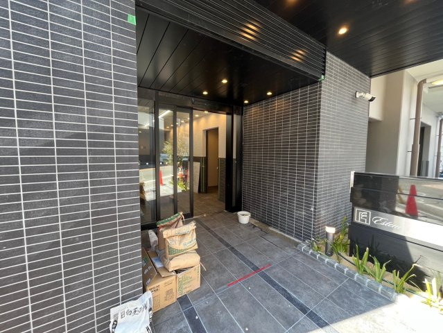 エステムコート大阪グラビティのエントランス