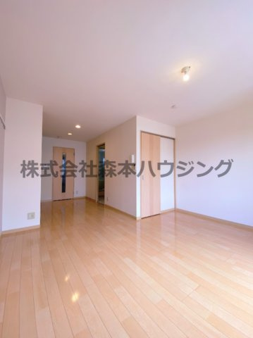【洋室】 | 　シャーメゾン岡山B棟 | 広々とした洋室です